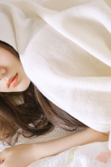 黑人巨大两根一起挤进的视频